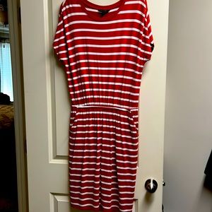 Comfortable M striped dress with pockets
